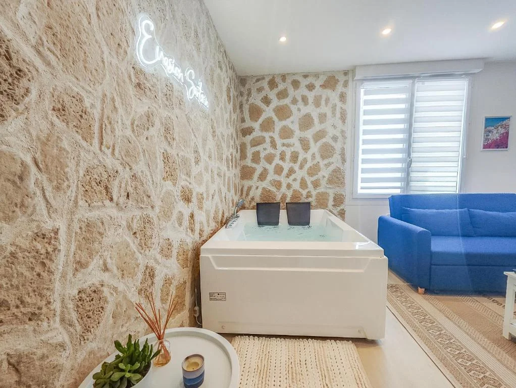 Évasion Santorin - Jacuzzi & Relax - Le Havre