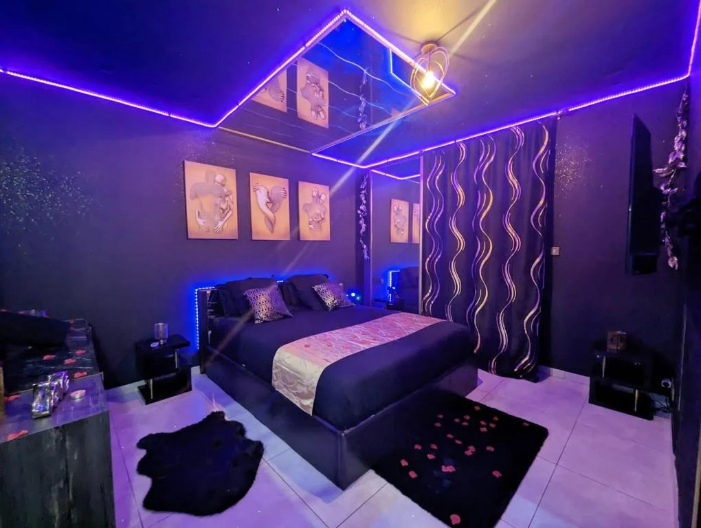 Suite Romantique Jacuzzi & Sauna privé — photo 2