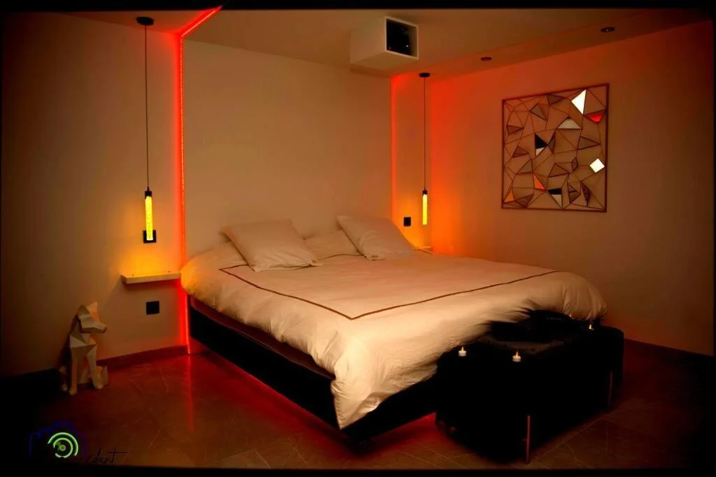 Suite romantique avec jacuzzi et sauna — photo 2