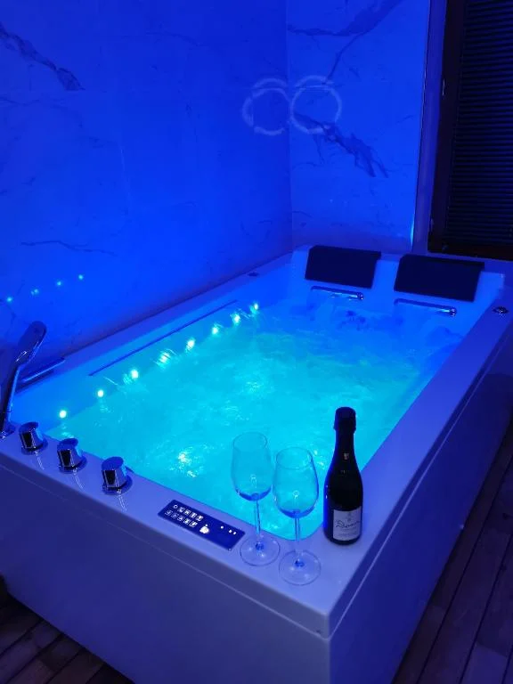 Ô Cœur de Troyes - Bulles & Spa 4 étoiles — photo 2
