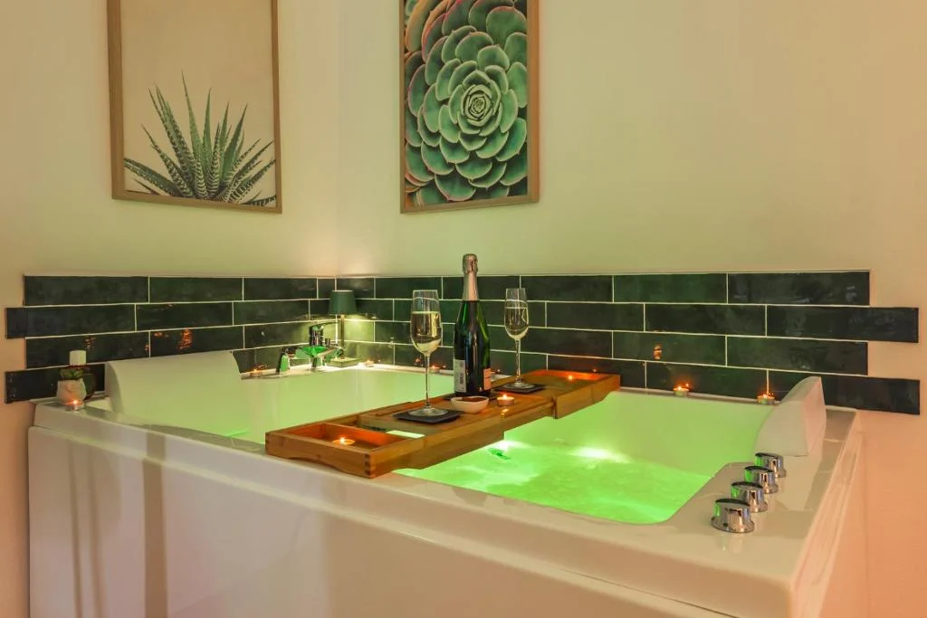 La Petite Jungle Romantique