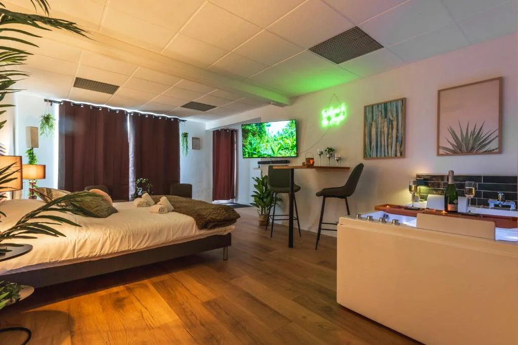 La Petite Jungle Romantique — photo 2