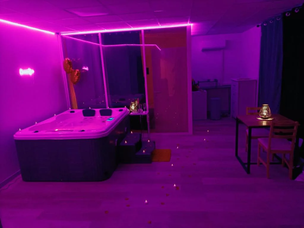 CocoonSPA LoveRoom Jacuzzi — photo 2