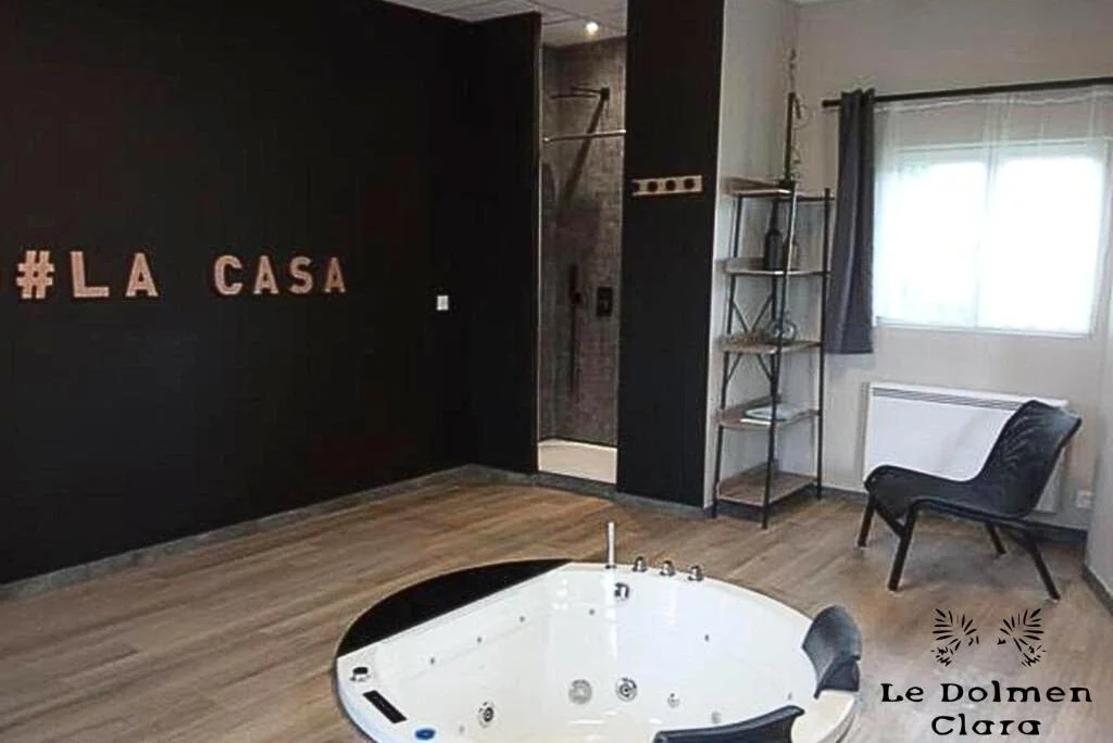 La Casa du Dolmen Clara, balnéo privée, entre terre et mer