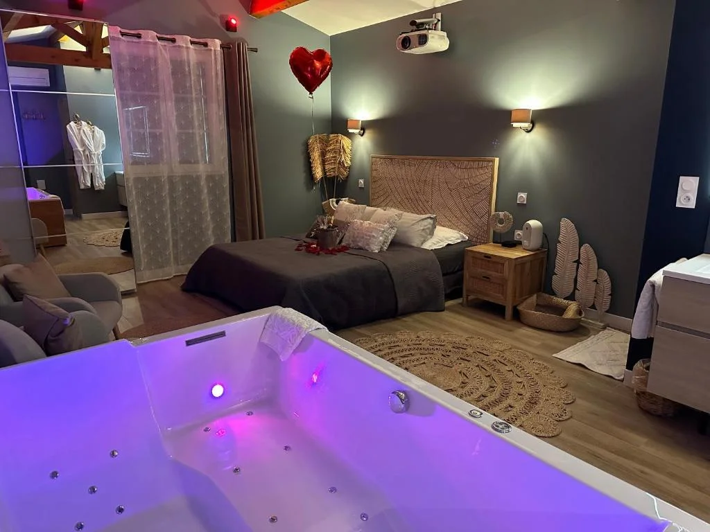 Mas Hinaiti - Suite romantique avec Spa et écran géant de cinéma