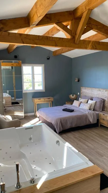 Mas Hinaiti - Suite romantique avec Spa et écran géant de cinéma — photo 2