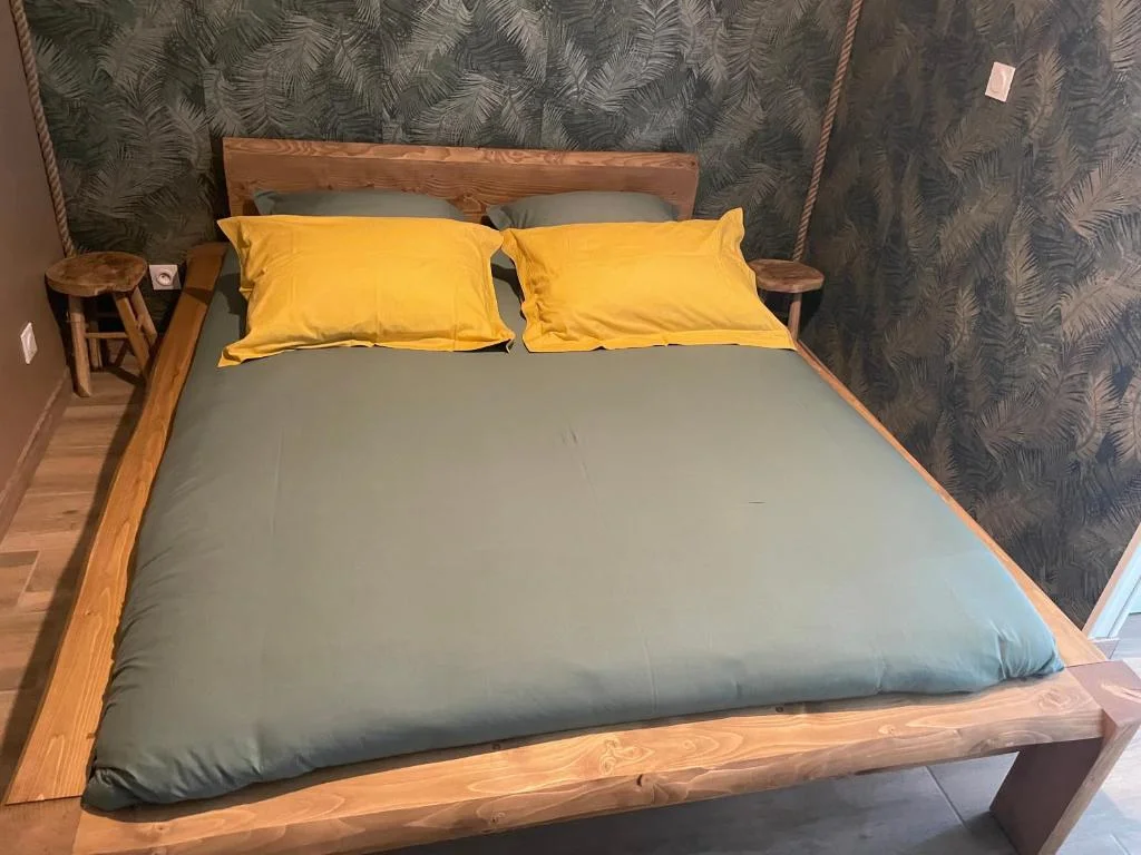 Studio Love Room avec Jacuzzi – Hébergement romantique et jacuzzi privé — photo 2