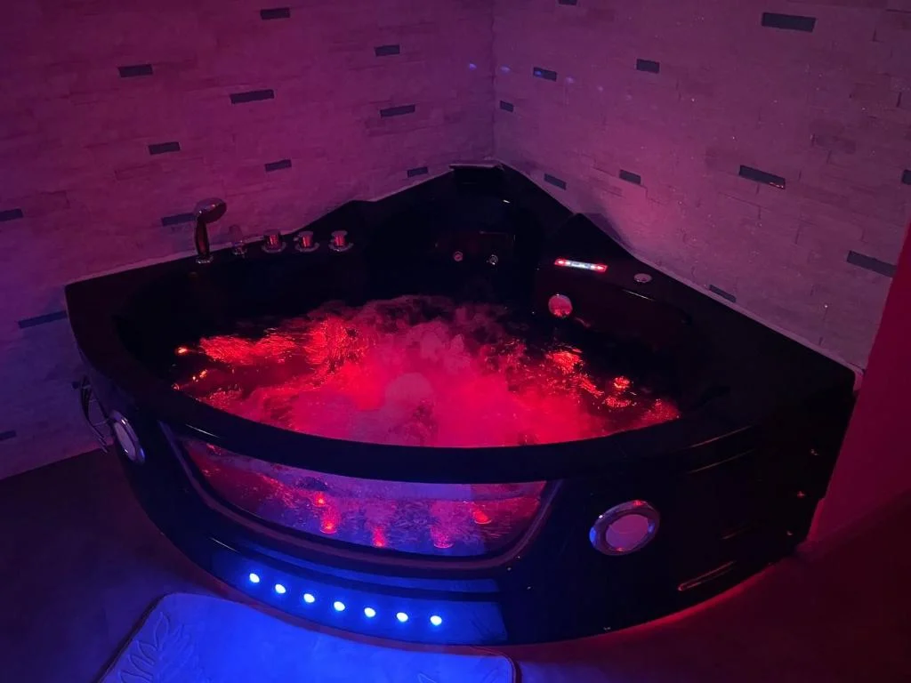 Love Room & Spa Jacuzzi — photo 2