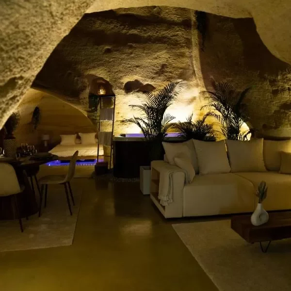 La falaise perdue : Suite troglodyte grandiose