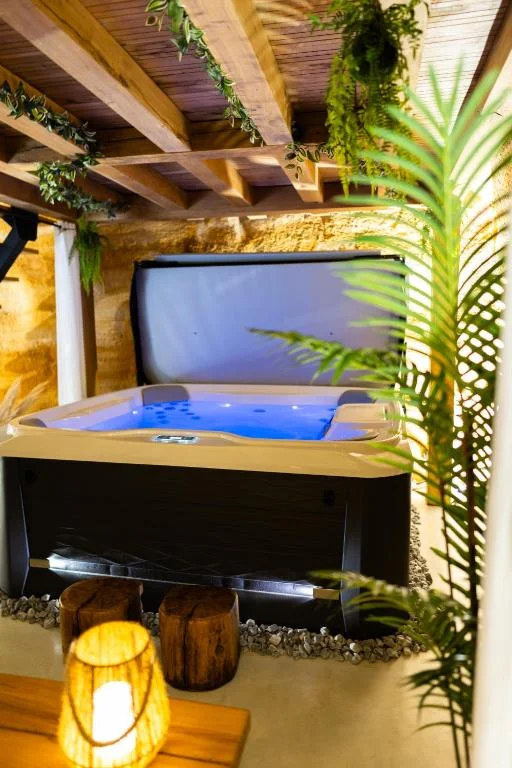 Suite troglodyte avec spa privé – Luxe et détente — photo 2