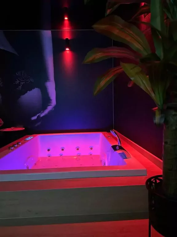 Loveroomeo — photo 2