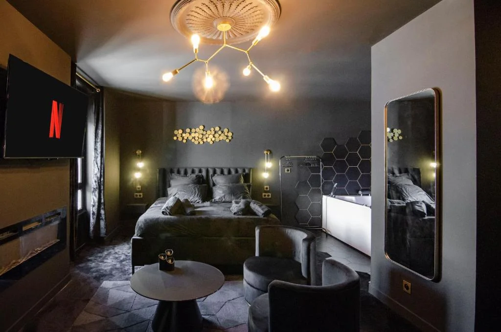 Suite Balneo Hammam Noire et Or