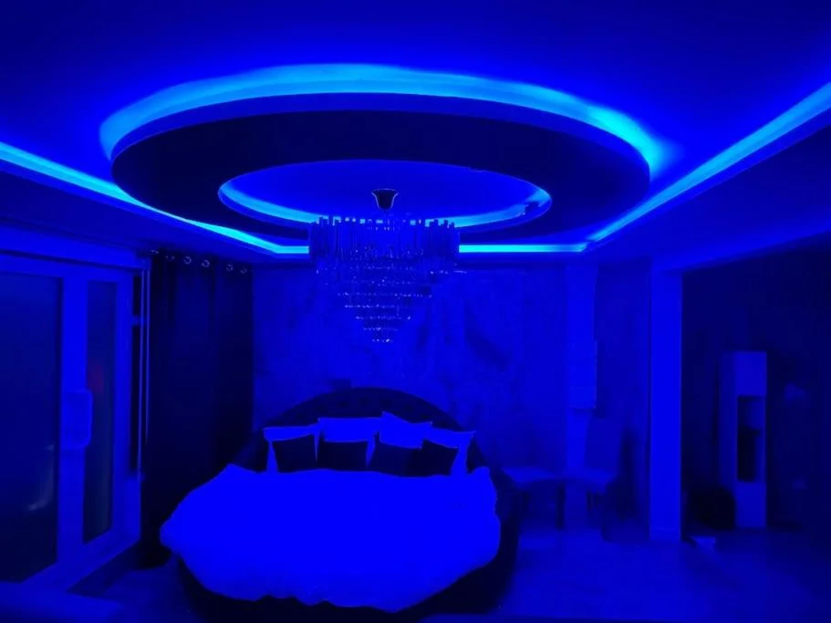 Golden Love — photo 2